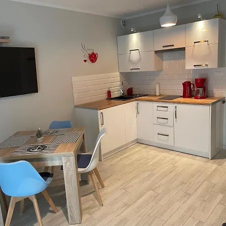 Apartament Rowy Marynarska 4/9 *